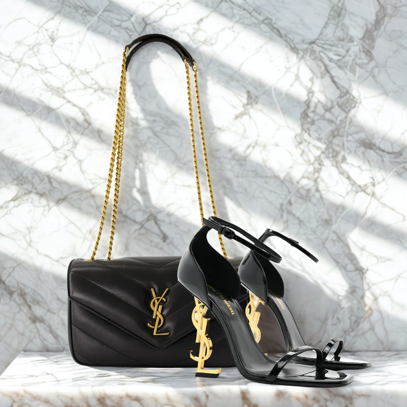 Yves Saint Laurent – Signature Set: Loulou bag & Opyum sandals