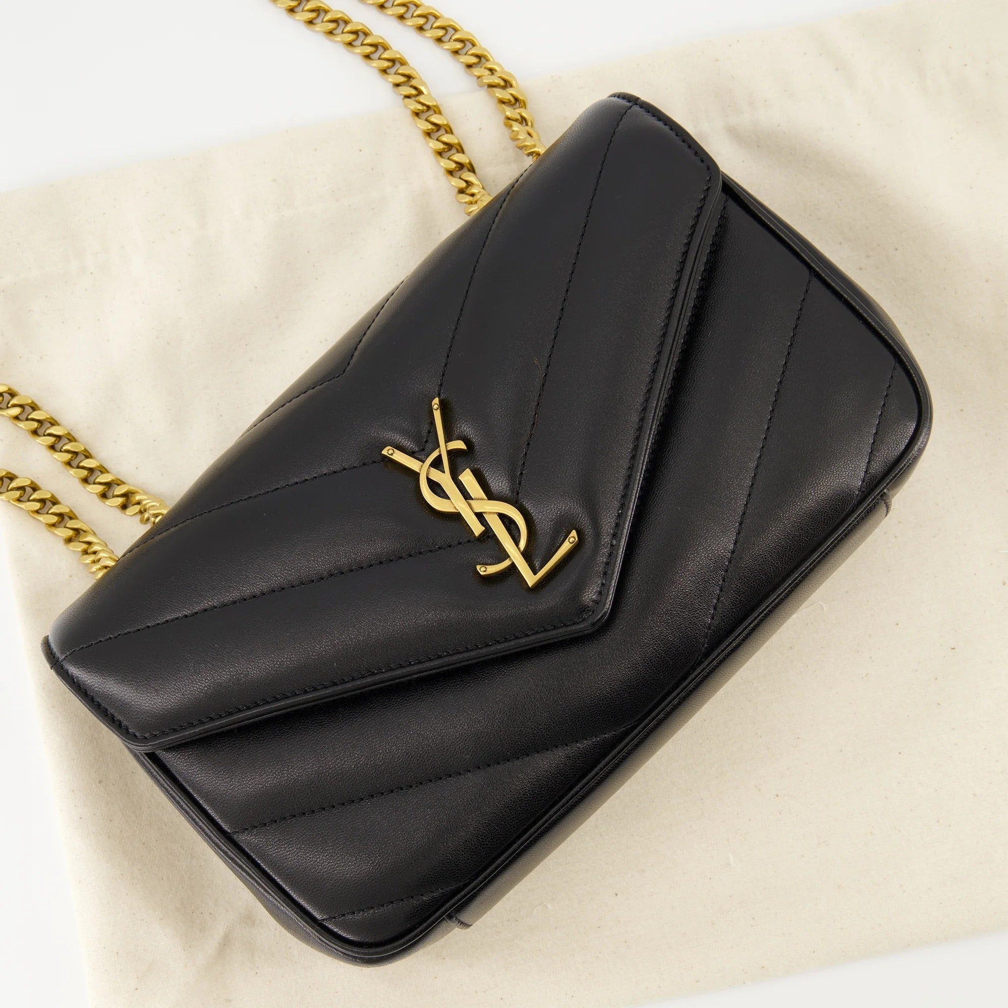 Yves Saint Laurent – Signature Set: Loulou bag & Opyum sandals