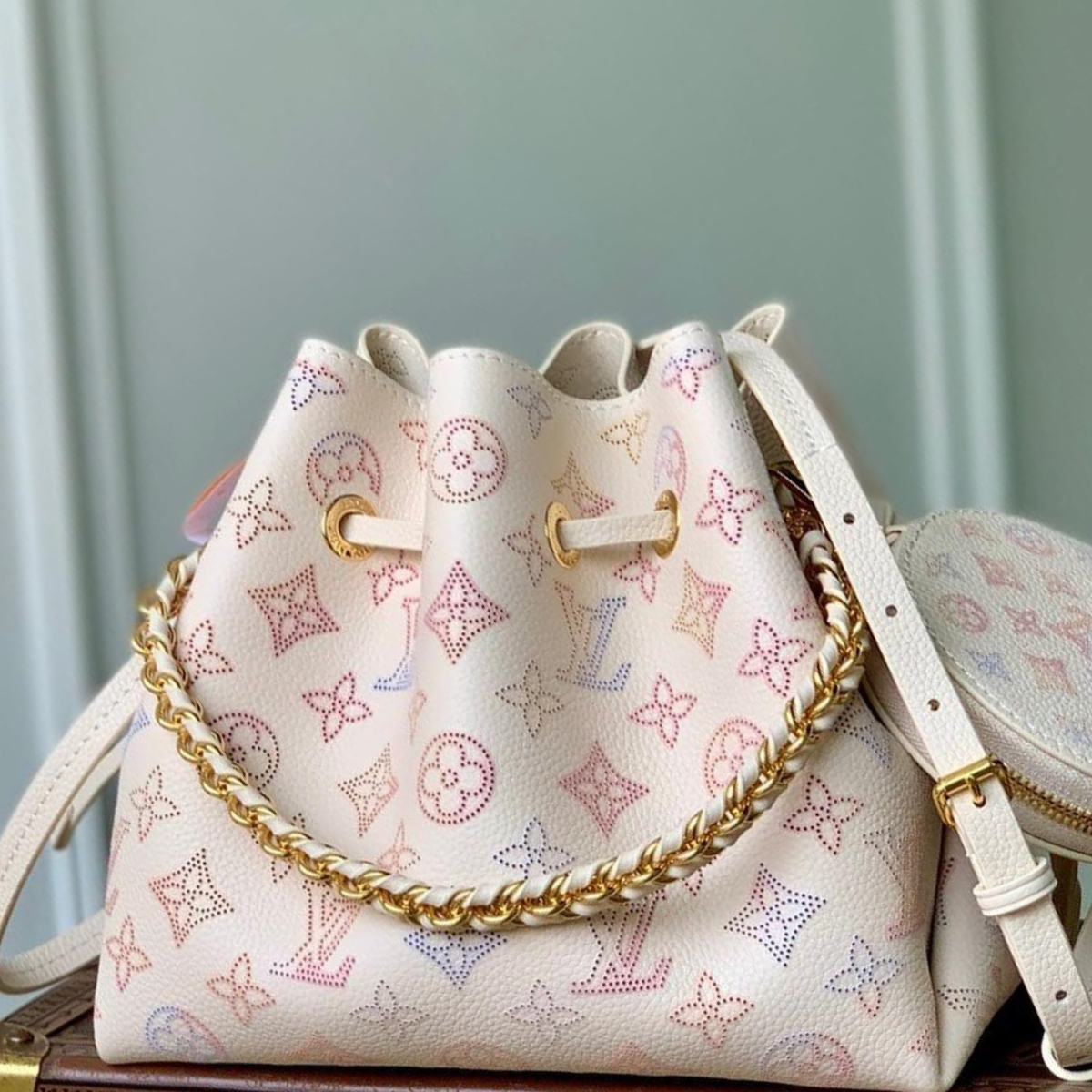 Louis Vuitton – Bella bag