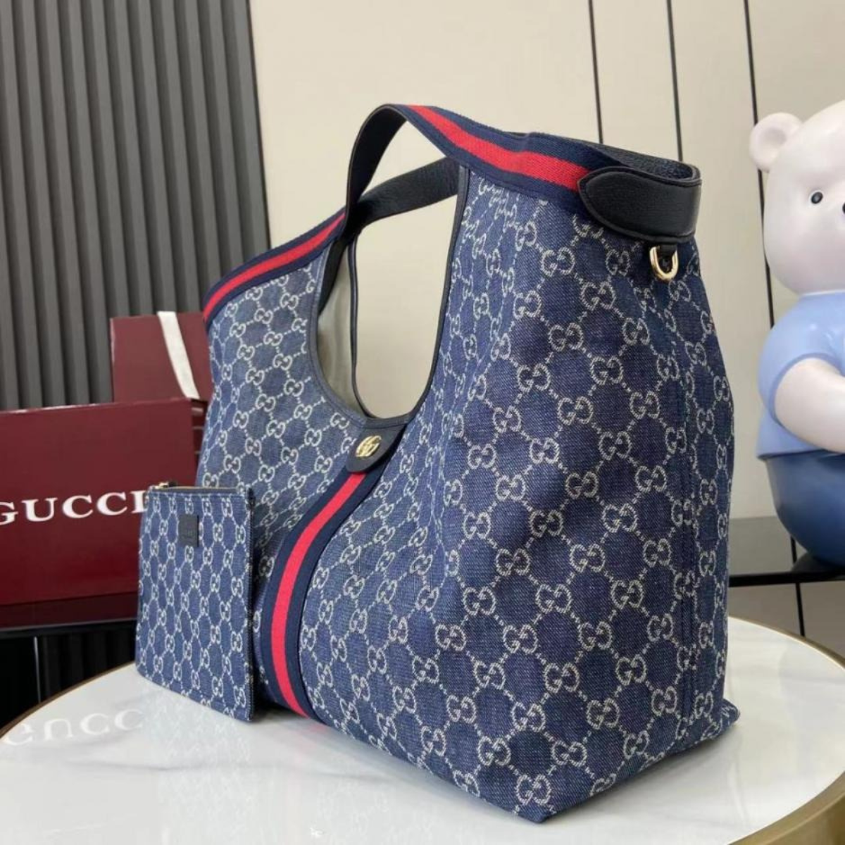 Gucci – Large Giglio Shopper Bag