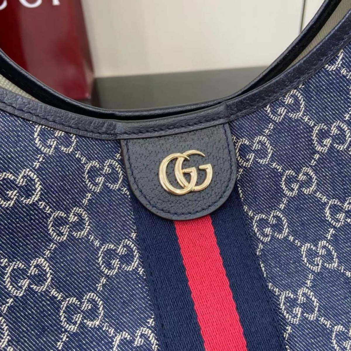 Gucci – Large Giglio Shopper Bag
