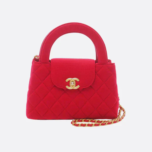 Chanel Matelassé Handbag in Red Canvas